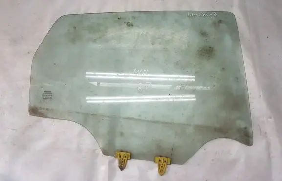 Nissan Qashqai Rear door window glass