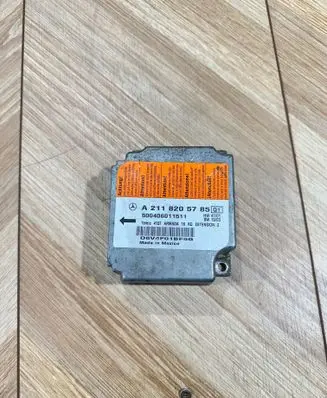 Mercedes-Benz E W211 Airbag control unit/module A2118205785 500406011511 D6V4F01BF6G
