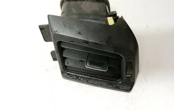 Toyota RAV 4 (XA40) Dash center air vent grill 5567042110 5567042120