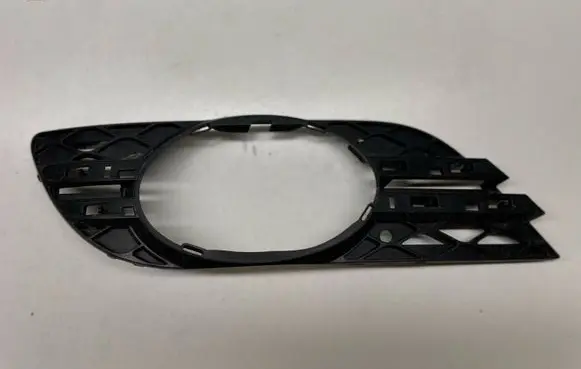 Mercedes-Benz E W211 Front fog light trim/grill 2118850822 A2118850822