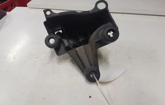 Peugeot 3008 I Rear bumper cross member 9683342880