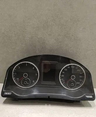 Volkswagen Tiguan Speedometer (instrument cluster) 5N0920873C 1352505602 VD1048241