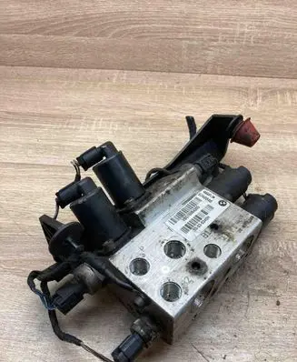 BMW 5 E60 E61 Active stabilizer control/valve assembly 6760840