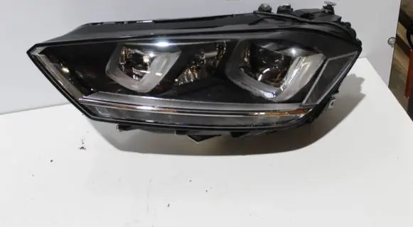 Volkswagen Golf Sportsvan Headlight/headlamp 517941033B