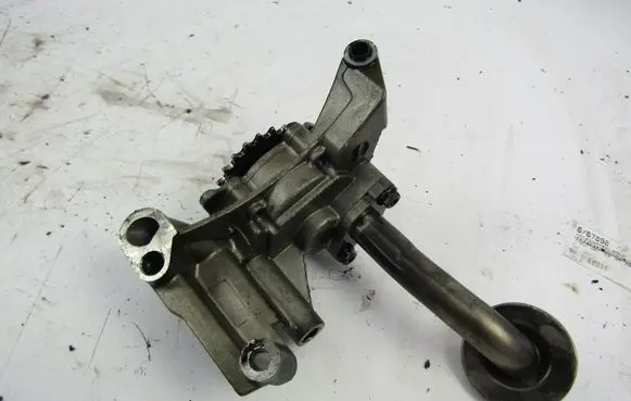 Skoda Superb B6 (3T) Oil pump 038115105