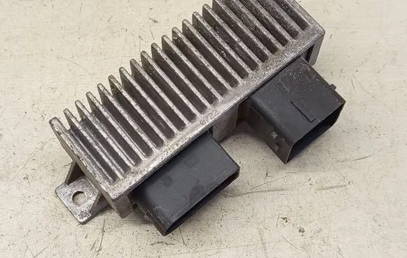 Nissan Qashqai+2 Glow plug pre-heat relay RCS812 8200558438A