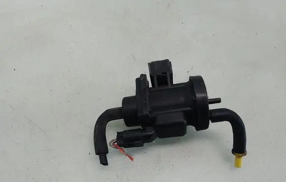 Mercedes-Benz S W220 Turbo solenoid valve A0005450527