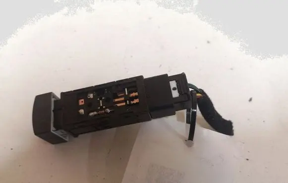 KIA Sorento Windscreen/window heater switch 202002962 621W05010