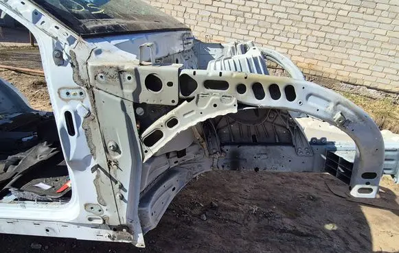 Ford Explorer VI Front quarter panel 