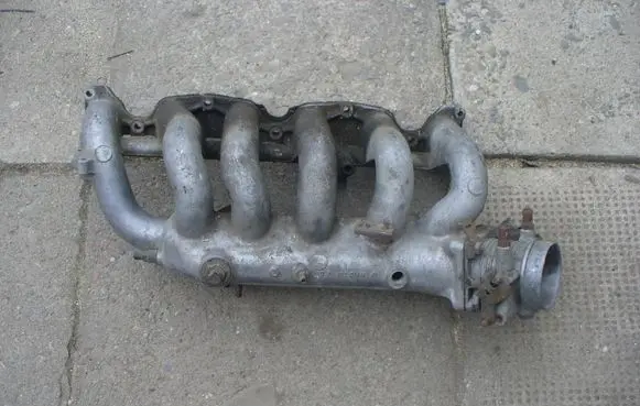 Mercedes-Benz SL R107 Intake manifold 1101411201