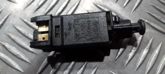 Volkswagen PASSAT B3 Brake pedal sensor switch 191945515