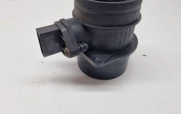 Audi A3 S3 8P Mass air flow meter 074906461BX 0986284107 0281002462
