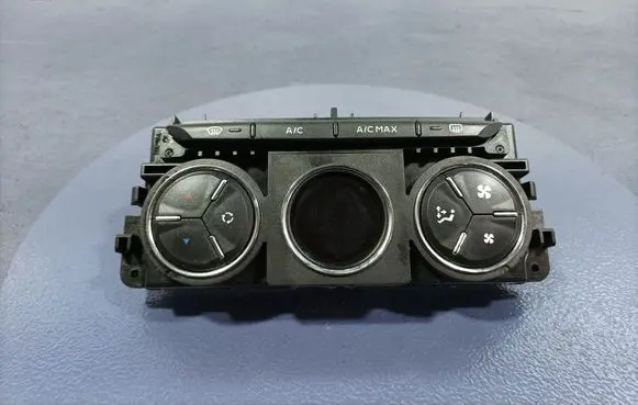 Peugeot 301 Climate control unit 96746550ZD