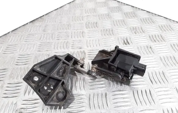 Headlight/headlamp level sensor