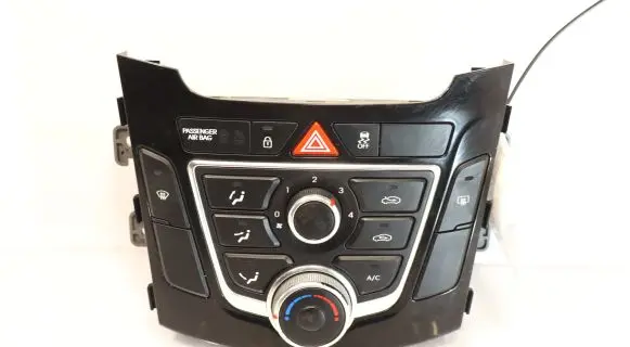 Hyundai i30 Interior fan control switch 