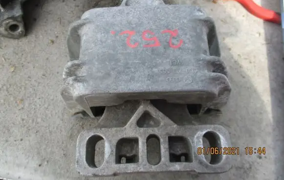 Volkswagen Golf VII Armrest 