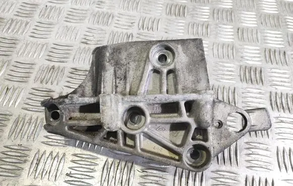 Nissan Tiida C11 Engine mounting bracket 8200408668