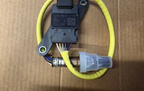 Mercedes-Benz E W214 Lambda probe sensor A0009050117