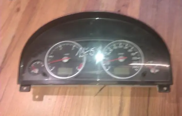 Ford Mondeo Mk III Speedometer (instrument cluster) 1s7f10841