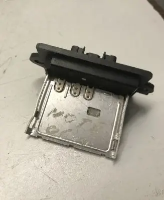 Nissan Note (E11) Heater blower motor/fan resistor N106091C