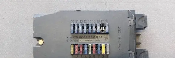 Mercedes-Benz Vito Viano W638 Fuse box set 0005400650 08501002