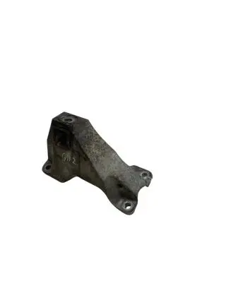 BMW 7 G11 G12 Engine mounting bracket 6870750