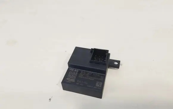 Audi A8 S8 D4 4H Steering rack control module 4H0907705K