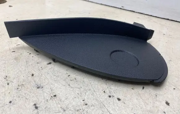 BMW 1 E81 E87 Dashboard side end trim 9124919 11242010
