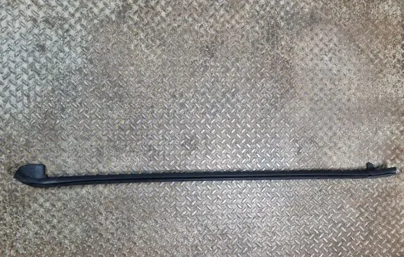 Chrysler Pacifica Sliding door rubber seal 68188722