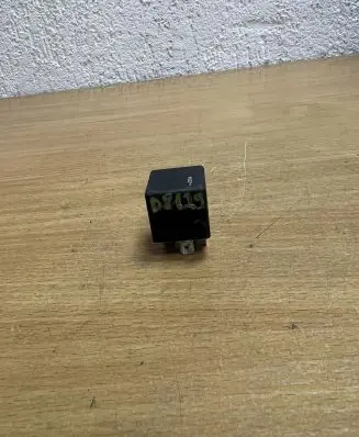Audi A4 S4 B9 8W Other relay A0025421319 D8129