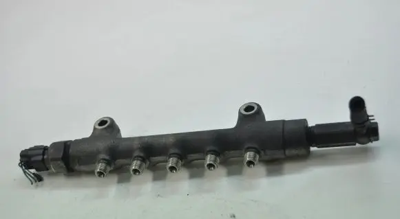 Subaru Impreza III Fuel main line pipe 613109K18
