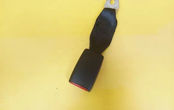 Nissan Micra Rear seatbelt buckle 