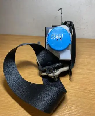 Mazda 6 Front seatbelt 305652810ZZZ C2423