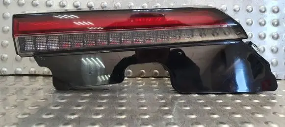 Volvo C40 Tailgate rear/tail lights 32365673