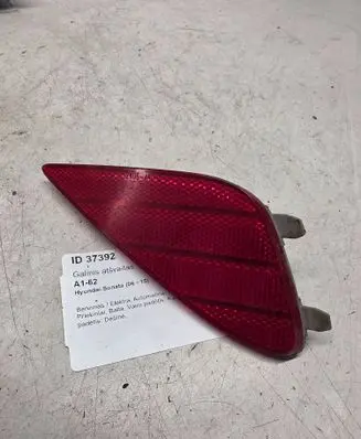Hyundai Sonata Rear tail light reflector 