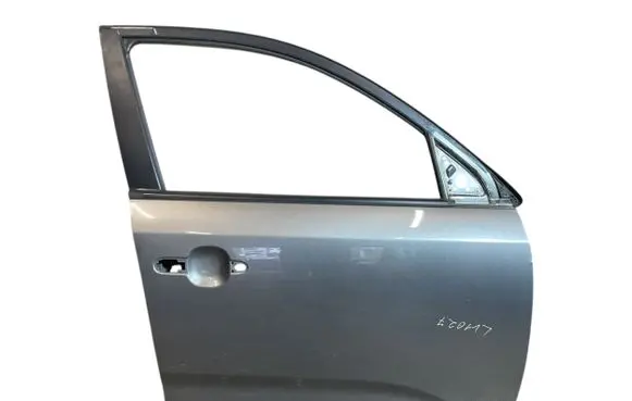 KIA Sorento Front door