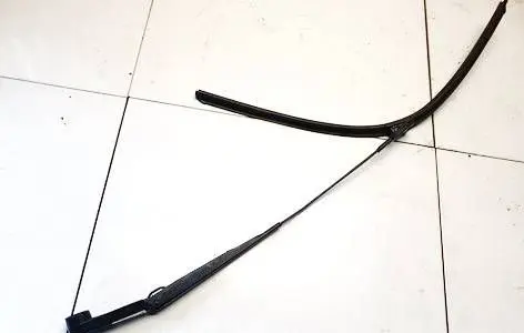 Front wiper blade arm