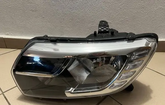 Dacia Sandero II Headlight/headlamp SANDERO.LOGAN