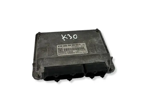 Skoda Fabia Mk2 (5J) Engine control unit/module 03E906023B 5WP4041204