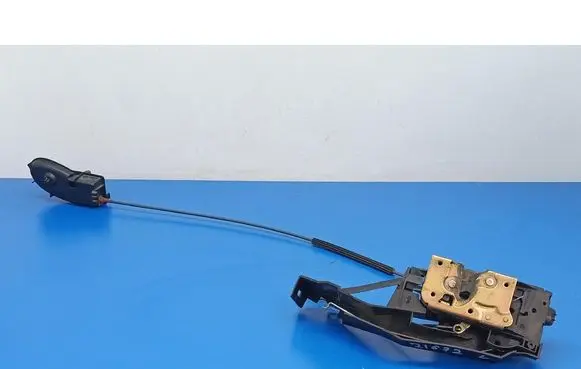 Ford Focus C-MAX Front door lock 2S4AA21813CB