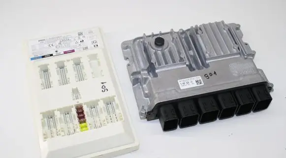 BMW X3 G01 Engine control unit/module 5A8F928