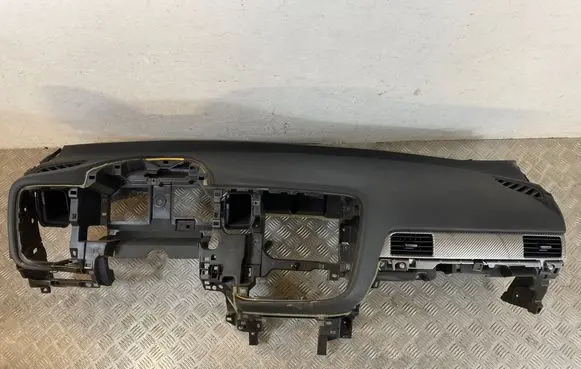 Mitsubishi Outlander Dashboard