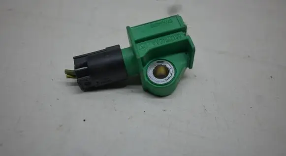 Chrysler Town u0026 Country V Airbag deployment crash/impact sensor 68137949AA