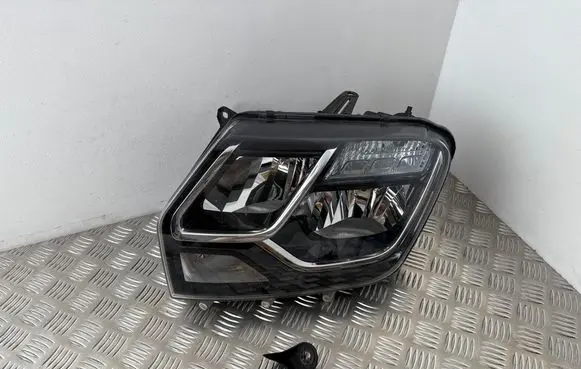 Dacia Duster Headlight/headlamp 