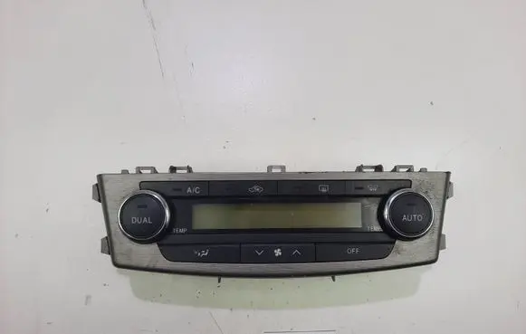 Toyota Avensis T270 Climate control unit 5590005470