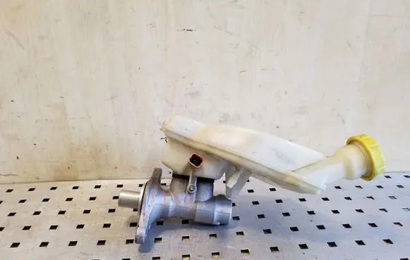 Peugeot 208 Master brake cylinder 32069745