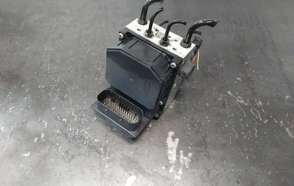 Volkswagen PASSAT B5 ABS Pump 4B0614517G 0265225124 0265950055