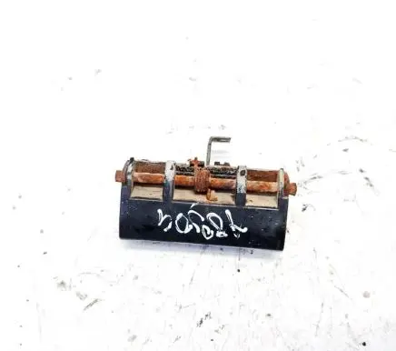 Nissan X-Trail T30 Tailgate opening switch 