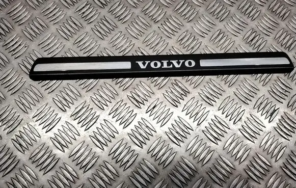 Volvo V70 Side skirt front trim 8659960