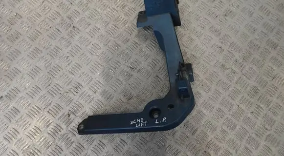 Volvo XC40 Headlight/headlamp mounting bracket 32318691